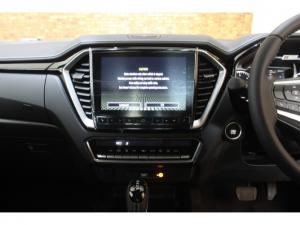 Isuzu D-Max 3.0TD double cab V-Cross - Image 9