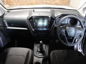 Isuzu D-Max 1.9TD double cab L 4x4 manual - Image 9