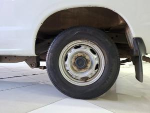 Nissan NP300 Hardbody 2.5TDi (aircon) - Image 10