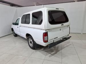 Nissan NP300 Hardbody 2.5TDi (aircon) - Image 3