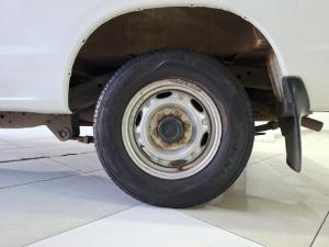 Nissan NP300 Hardbody 2.5TDi (aircon) - Image 6