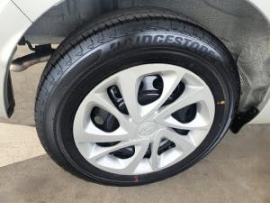 Toyota Vitz 1.0 - Image 10