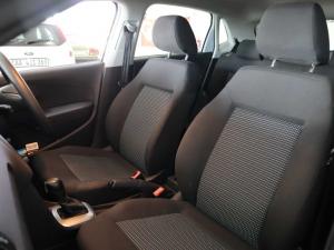 Volkswagen Polo Vivo hatch 1.6 Comfortline auto - Image 12