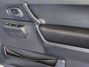 Suzuki Jimny 1.3 - Image 21