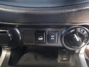Nissan Navara 2.5DDTi double cab SE 4x4 - Image 26