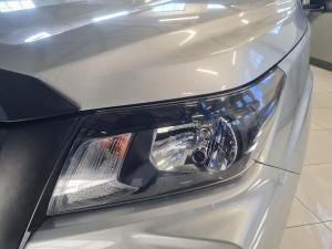Nissan Navara 2.5DDTi double cab SE 4x4 - Image 5
