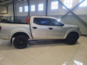 Nissan Navara 2.5DDTi double cab SE 4x4 - Image 9