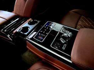 Audi S8 quattro - Image 10
