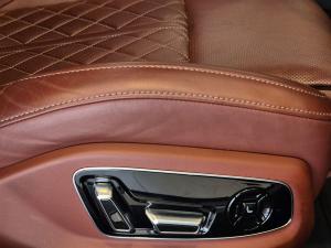 Audi S8 quattro - Image 12