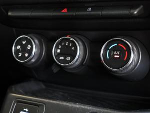 Renault Kiger 1.0 Zen manual - Image 17