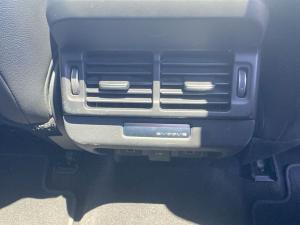 Land Rover Range Rover Evoque D200 R-Dynamic SE - Image 11