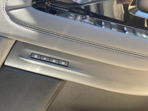 Land Rover Range Rover Evoque D200 R-Dynamic SE - Image 17