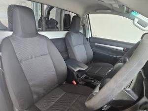 Toyota Hilux 2.4GD-6 single cab Raider manual - Image 10