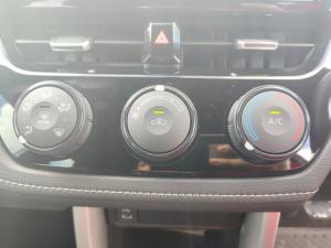 Toyota Corolla Cross 1.8 Xi - Image 16