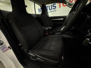 Toyota Hilux 2.4GD-6 single cab 4x4 Raider manual - Image 15