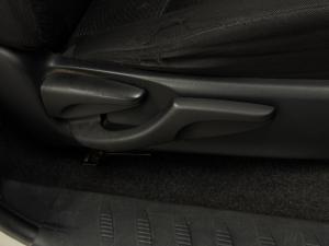 Toyota Hilux 2.4GD-6 single cab 4x4 Raider manual - Image 16