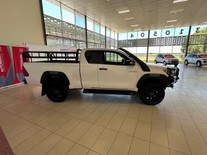 Toyota Hilux 2.8GD-6 Xtra cab 4x4 Raider auto - Image 3