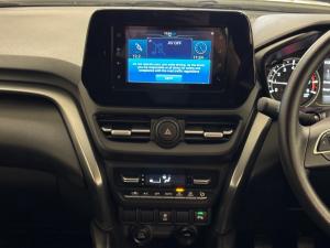 Toyota Urban Cruiser 1.5 XR manual - Image 10