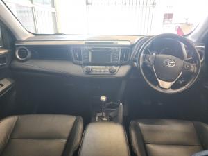 Toyota RAV4 2.2D-4D AWD VX - Image 6