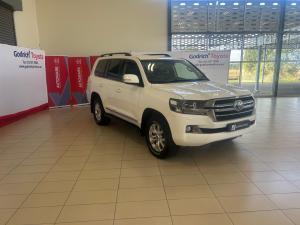 Toyota Land Cruiser 200 4.5D-4D V8 VX-R - Image 1