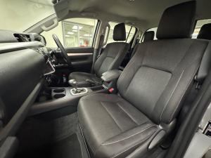 Toyota Hilux 2.8GD-6 48V double cab Raider - Image 7