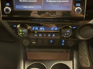Toyota Hilux 2.8GD-6 48V double cab Raider - Image 14