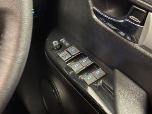 Toyota Hilux 2.8GD-6 48V double cab Raider - Image 18