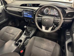 Toyota Hilux 2.4GD-6 single cab 4x4 Raider manual - Image 6