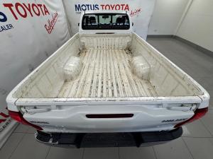 Toyota Hilux 2.4GD-6 single cab 4x4 Raider manual - Image 17