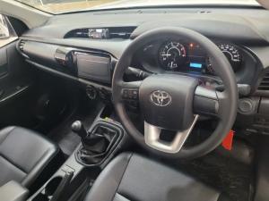 Toyota Hilux 2.4 GD-6 SR 4X4D/C - Image 8