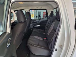 Nissan Navara 2.5DDTI SE Plus automatic D/C - Image 11