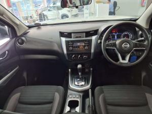 Nissan Navara 2.5DDTI SE Plus automatic D/C - Image 13