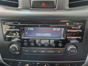 Nissan Navara 2.5DDTI SE Plus automatic D/C - Image 16