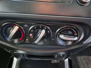 Nissan Navara 2.5DDTI SE Plus automatic D/C - Image 17