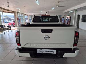 Nissan Navara 2.5DDTI SE Plus automatic D/C - Image 5