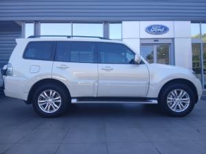 Mitsubishi Pajero 5-door 3.2DI-D GLS - Image 2