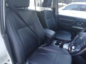 Mitsubishi Pajero 5-door 3.2DI-D GLS - Image 9