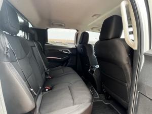 Isuzu D-Max 1.9TD double cab LS auto - Image 4