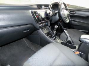 Toyota Corolla Quest 1.8 Plus manual - Image 9