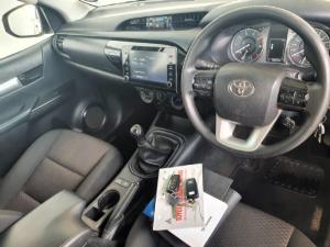 Toyota Hilux 2.4GD-6 single cab Raider manual - Image 7