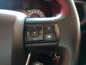 Toyota Hilux 2.4GD-6 single cab Raider manual - Image 13