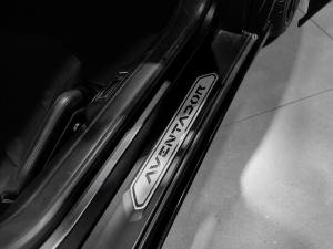 Lamborghini Aventador LP700-4 - Image 10