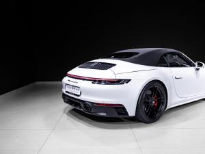 Porsche 911 Carrera GTS cabriolet manual - Image 25