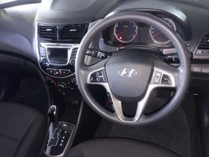 Hyundai Accent hatch 1.6 Fluid auto - Image 10