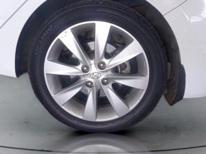 Hyundai Accent hatch 1.6 Fluid auto - Image 15
