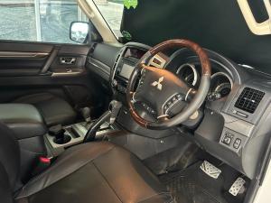 Mitsubishi Pajero 3-door 3.2DI-D GLS - Image 9