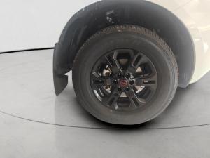 Nissan Navara 2.5DDTi double cab SE Plus auto - Image 10