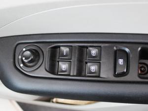 Renault Triber 1.0 Prestige auto - Image 11