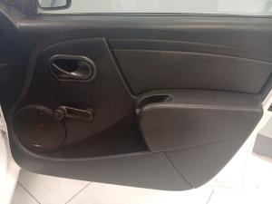 Nissan NP200 1.6i - Image 18