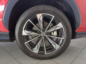 MG HS 2.0T Luxury - Image 13